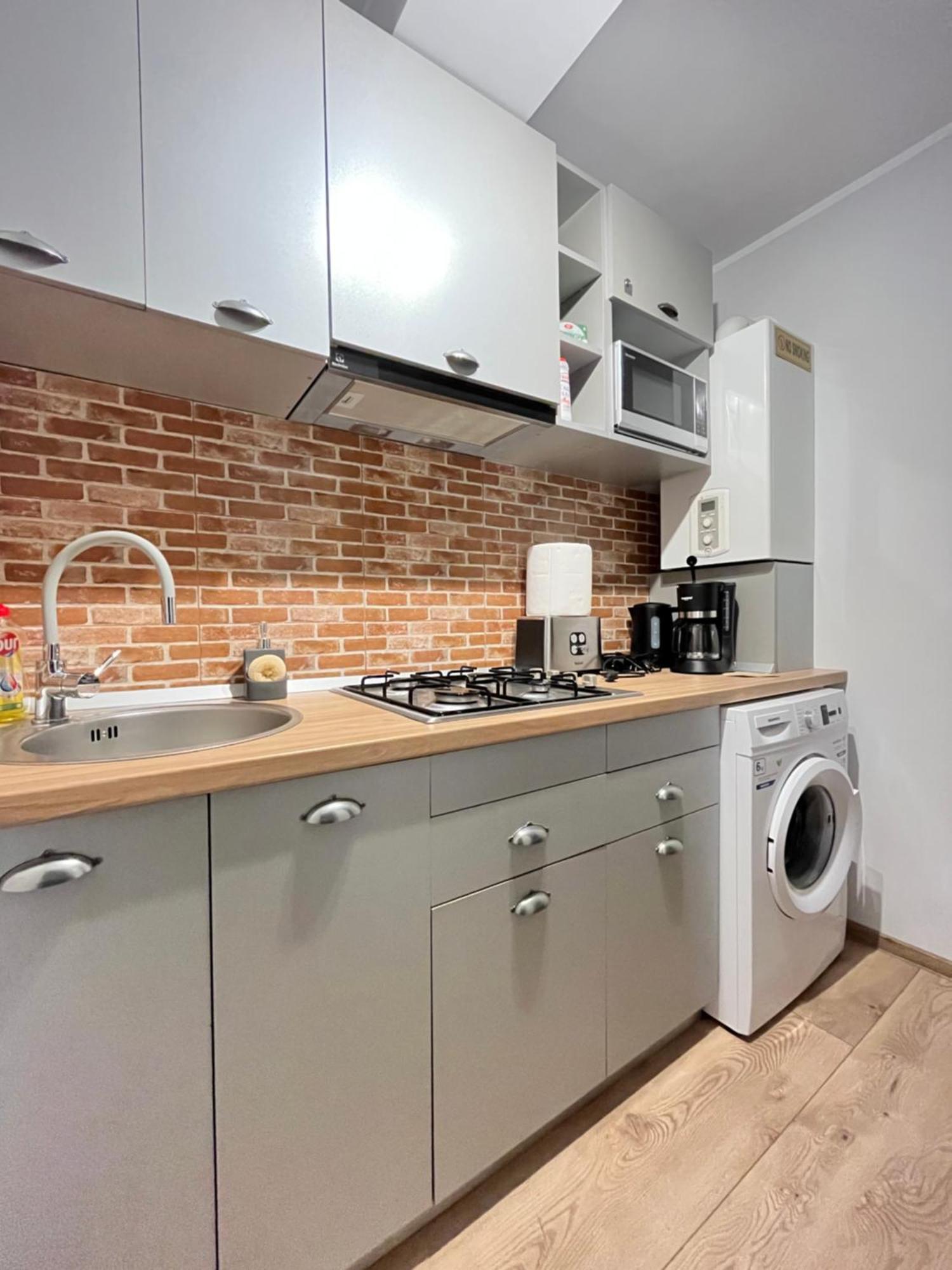 Wood&Steel Apartment Galati  Exterior photo